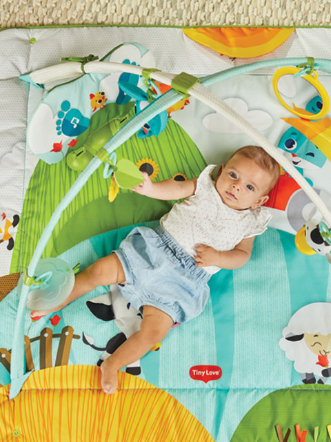 Baby can move freely on an extra-large play mat