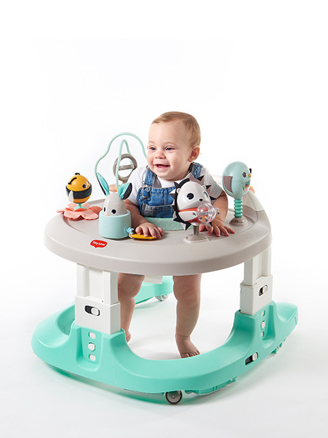 360 degree seat spin promotes self-motivated exploration of baby’s world