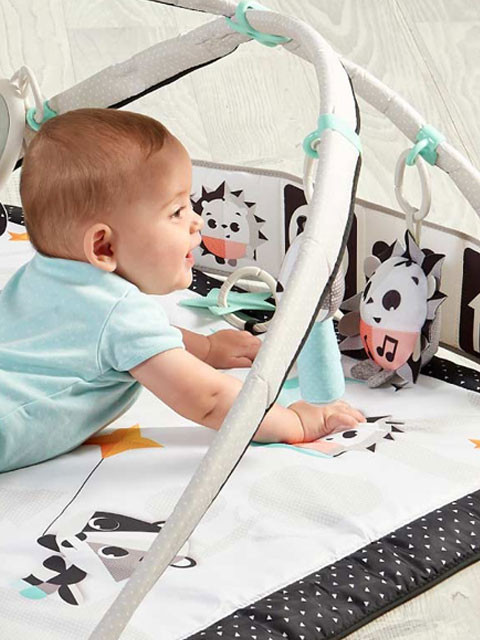 Open arches mode offers more space for tummy time