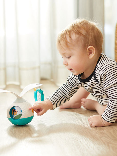 360° Rotating arms, music & lights for  fascinated baby