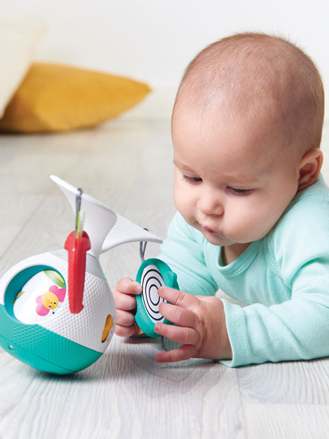 Double-sided mirror & hologram toys attract baby's attention