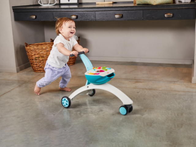 Chariot de marche avec frein : Meilleur pousseur bébé - Eveil